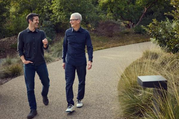 Tim Cook steps down as CEO of Apple