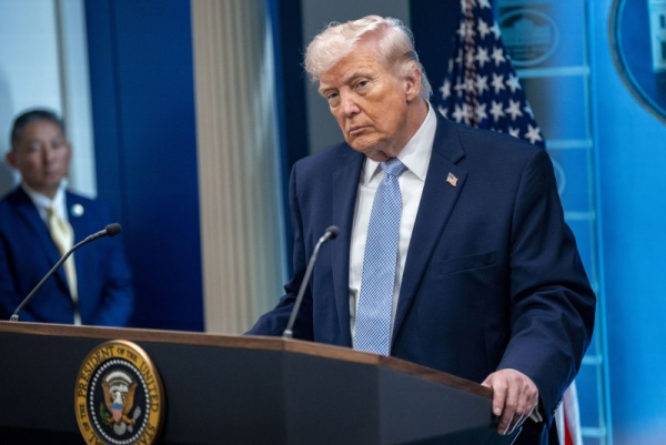 Trump threatens 50% tariffs on those who supply Iran weapons