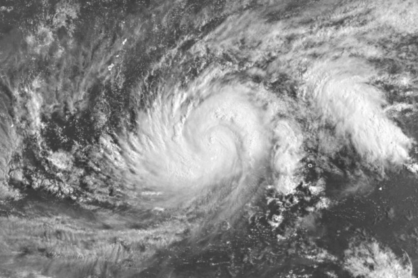 Typhoon Sinlaku poses a serious threat to Guam