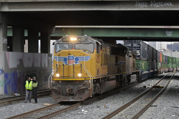 Union Pacific, Norfolk Southern resubmit railroad merger proposal