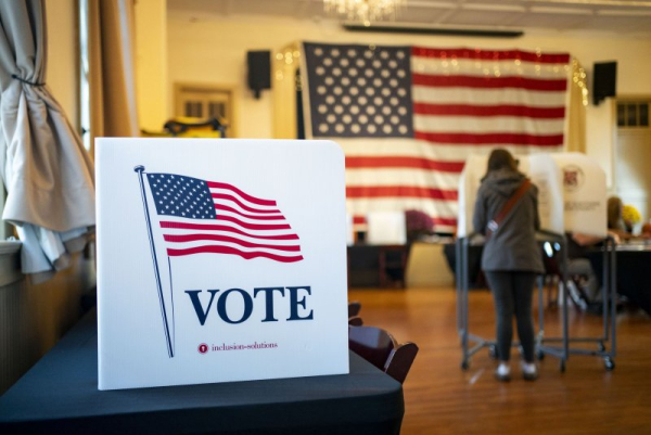 Virginia voters narrowly back amendment for new coongressional map