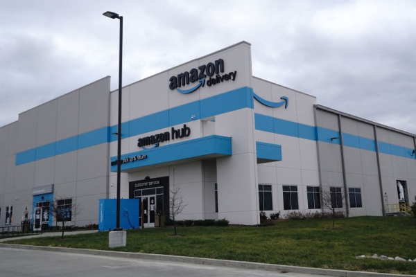 Amazon expands supply chain services