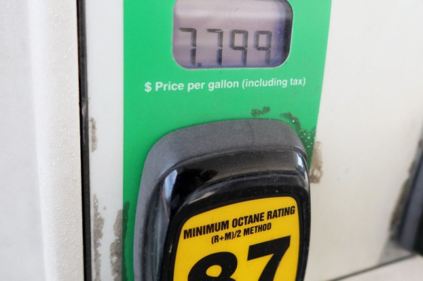Gas prices at highest in 4 years heading into holiday weekend Gas prices at highest in 4 years heading into holiday weekend