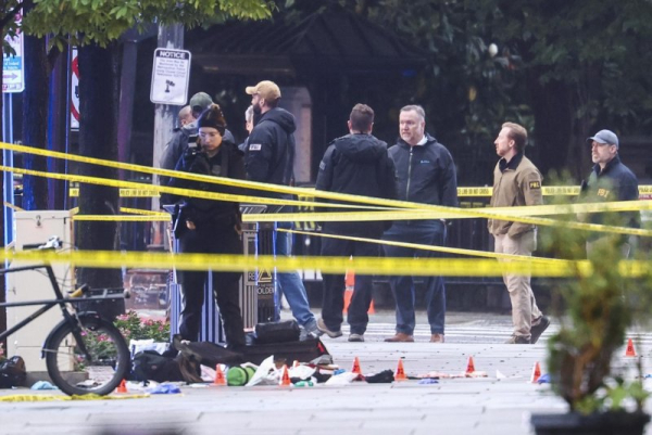 Gunshots heard near White House; suspect dies after being shot Gunshots heard near White House; suspect dies after being shot