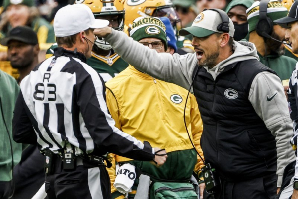 NFL, referees reach 7-year agreement, avoid lockout