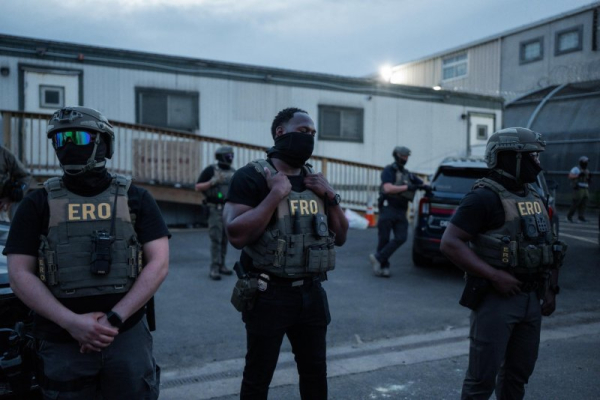 Pro-, anti-ICE protestors face off at New Jersey detention facility Pro-, anti-ICE protestors face off at New Jersey detention facility