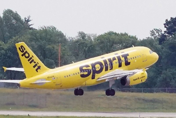 Spirit Airlines shuts down leaving travelers stranded
