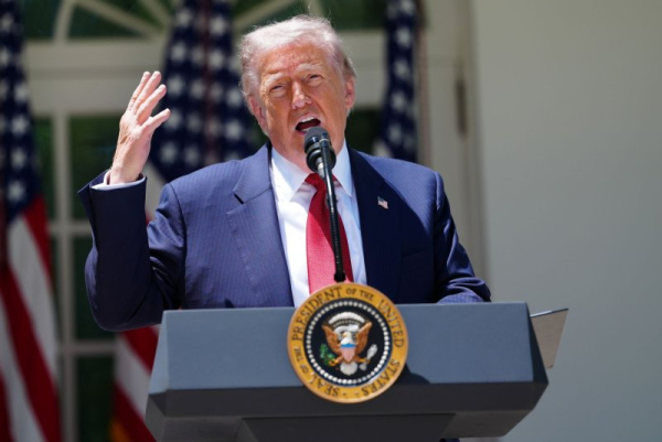 Trump honors mothers at Rose Garden Mother's Day lunch