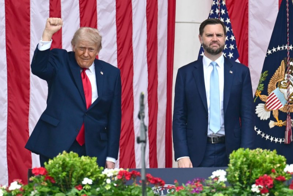 Trump to hold full Cabinet meeting at Camp David Trump to hold full Cabinet meeting at Camp David