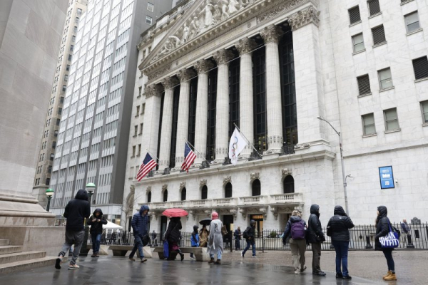 U.S. nonfarm payrolls increased 115,000 in April; unemployment unchanged