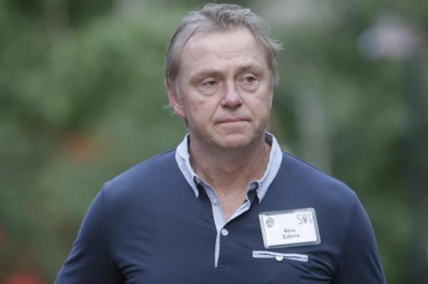 WSJ: Billionaire Milwaukee Bucks co-owner targeted in extortion scheme WSJ: Billionaire Milwaukee Bucks co-owner targeted in extortion scheme