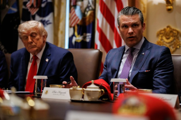Appeals court blocks Trump from expelling transgender troops Appeals court blocks Trump from expelling transgender troops