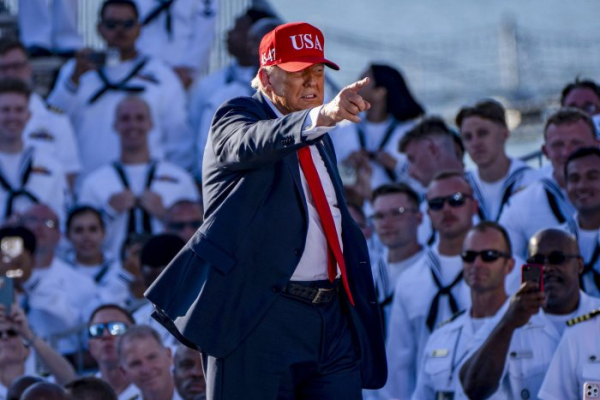 Appeals court blocks Trump from expelling transgender troops Appeals court blocks Trump from expelling transgender troops