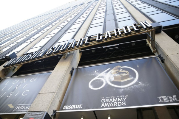 Concertgoer dies after apparent fall at Madison Square Garden Concertgoer dies after apparent fall at Madison Square Garden