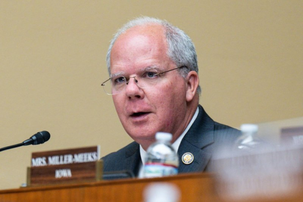 House committee leaders reach agreement to advance online safety bill House committee leaders reach agreement to advance online safety bill