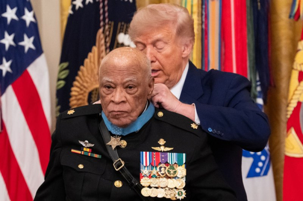 Trump awards Medal of Honor to three war heroes