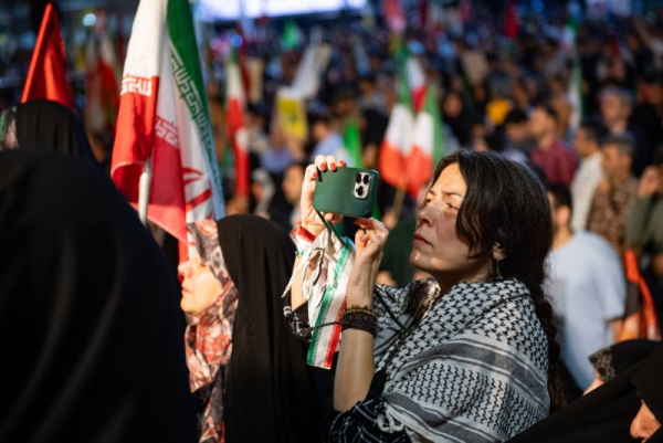 Trump, Pakistan say peace deal to be signed Sunday; Iran doesn't agree Trump, Pakistan say peace deal to be signed Sunday; Iran doesn't agree