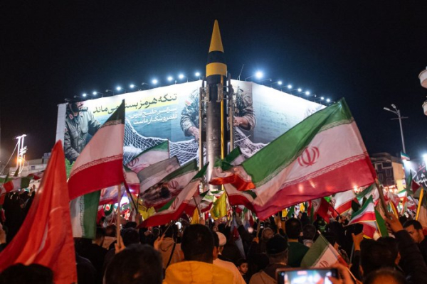 U.S. military launches strikes in response to Iranian attack on ships