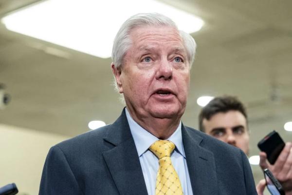 Bipartisan senators reach deal on stalled Russian sanctions bill Bipartisan senators reach deal on stalled Russian sanctions bill