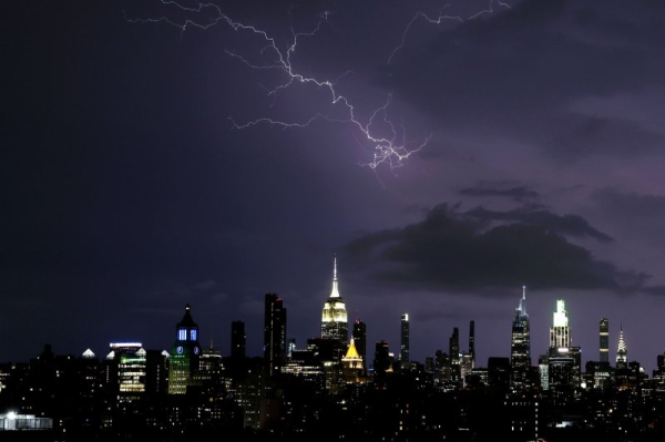 Heat wave raises power grid concerns, outages exceed 70,000 nationwide Heat wave raises power grid concerns, outages exceed 70,000 nationwide