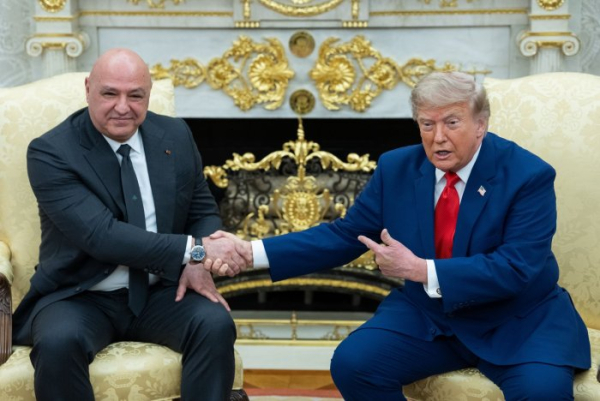 Trump pledges to help Lebanon 'a lot' at White House meeting